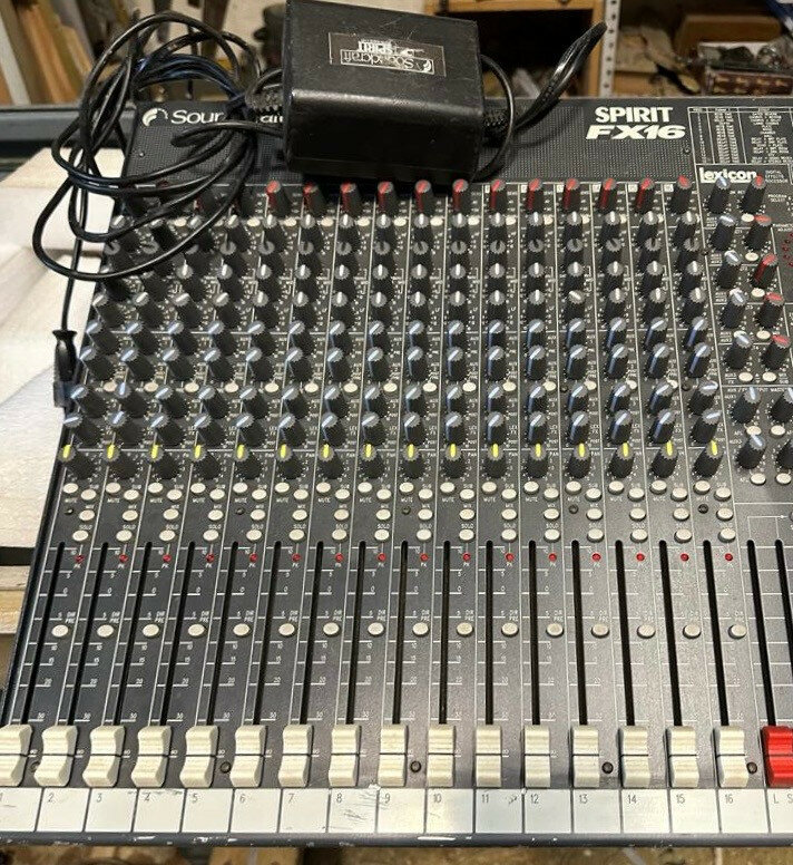 Equipos y aparatos de sonido profesional