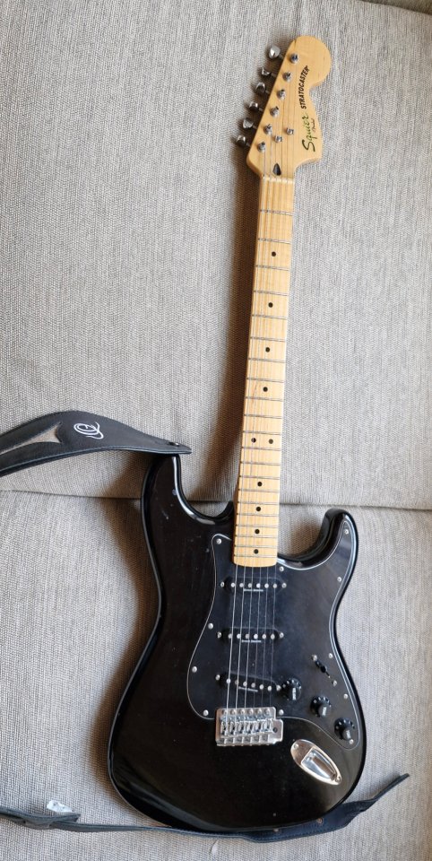 Guitarra eléctrica Squier Stratocaster CV 70s