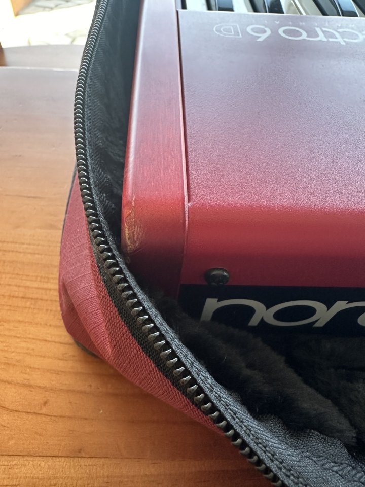 Nord Electro 6D 73 de segunda mano · Foto 6 de 6 · Girona · 1650 €