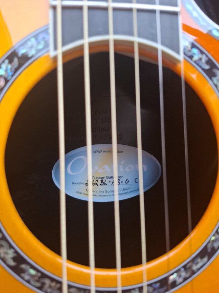 Ovation 2762BL-HB-G Pro Series Custom Balladeer Honey Burst de segunda mano · Foto 2 de 8 · Asturias · 1090 €