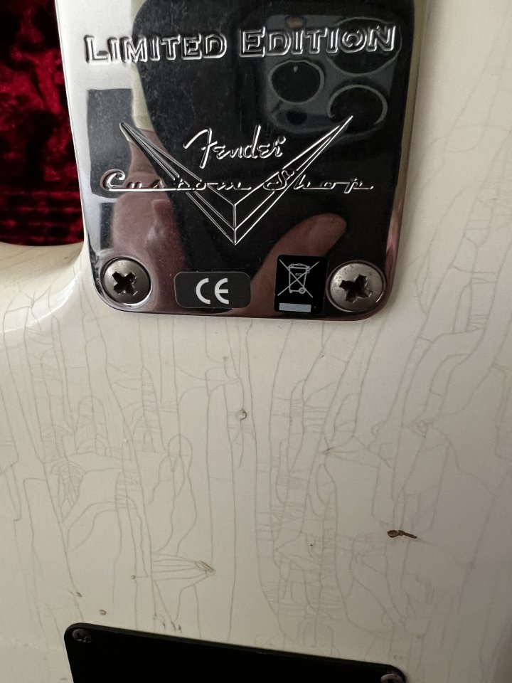 Vendo Fender Stratocaster Custom Shop Journeyman Relic White Blonde de la NAMM de segunda mano · Foto 9 de 9 · Jaén · 5500 €