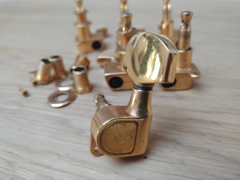 Clavijeros Schaller M6 dorados 3L/3R de segunda mano · Foto 1 de 2 · Madrid · 35 €