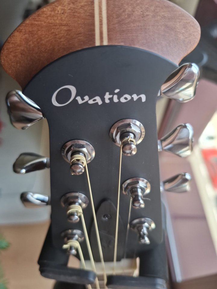 Ovation 2762BL-HB-G Pro Series Custom Balladeer Honey Burst de segunda mano · Foto 5 de 8 · Asturias · 1090 €