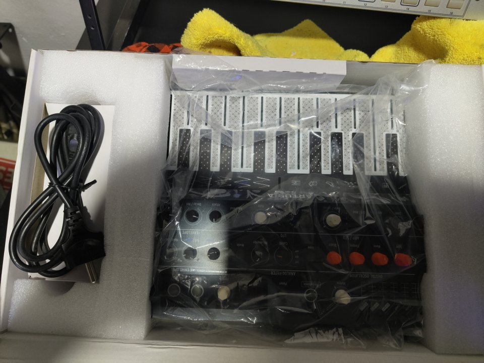 Arturia microfreak de segunda mano · Foto 3 de 3 · Barcelona · 200 €