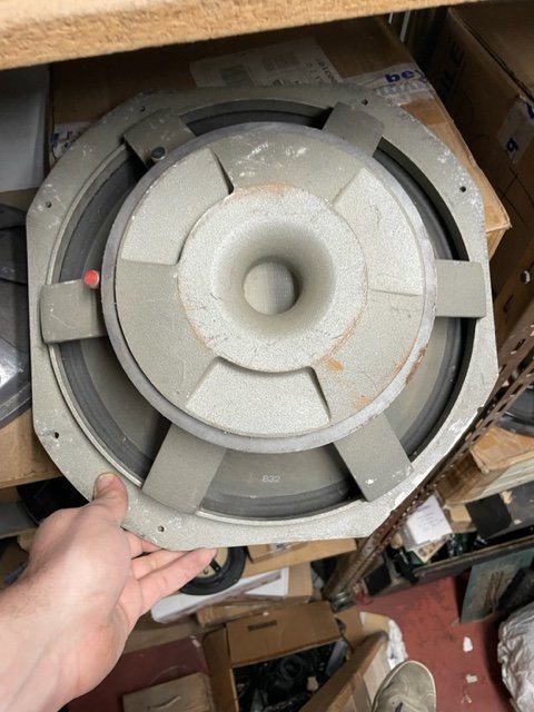 Conos de altavoz usados 12", 15", 18". JBL, Gauss, RCF, Sinmarc, Beyma...