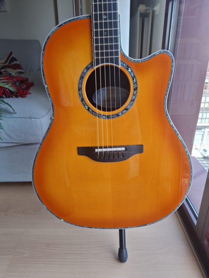 Ovation 2762BL-HB-G Pro Series Custom Balladeer Honey Burst de segunda mano · Foto 7 de 8 · Asturias · 1090 €