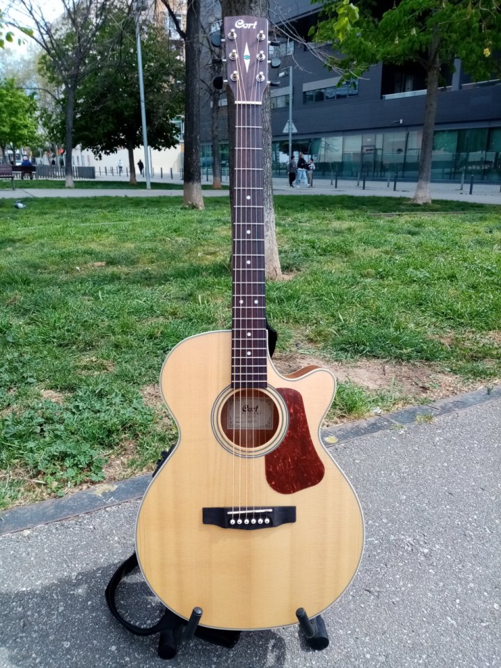 Cort L100F Electroacústica con tapa maciza de abeto y previo fishman