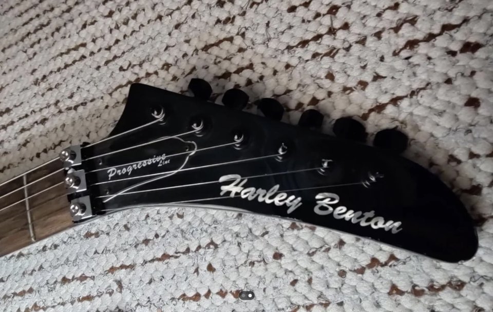 Busco Harley Benton EXPLORER PROGRESSIVE