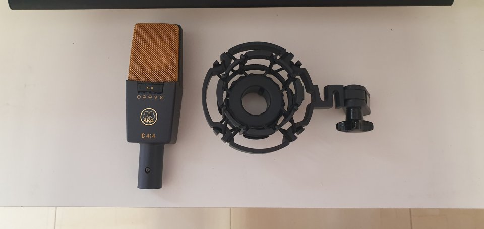 AKG 414 XLII "A ESTRENAR", jamás usado!