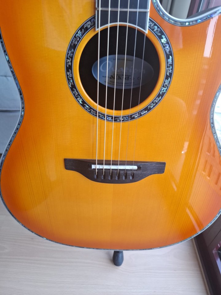 Ovation 2762BL-HB-G Pro Series Custom Balladeer Honey Burst de segunda mano · Foto 8 de 8 · Asturias · 1090 €
