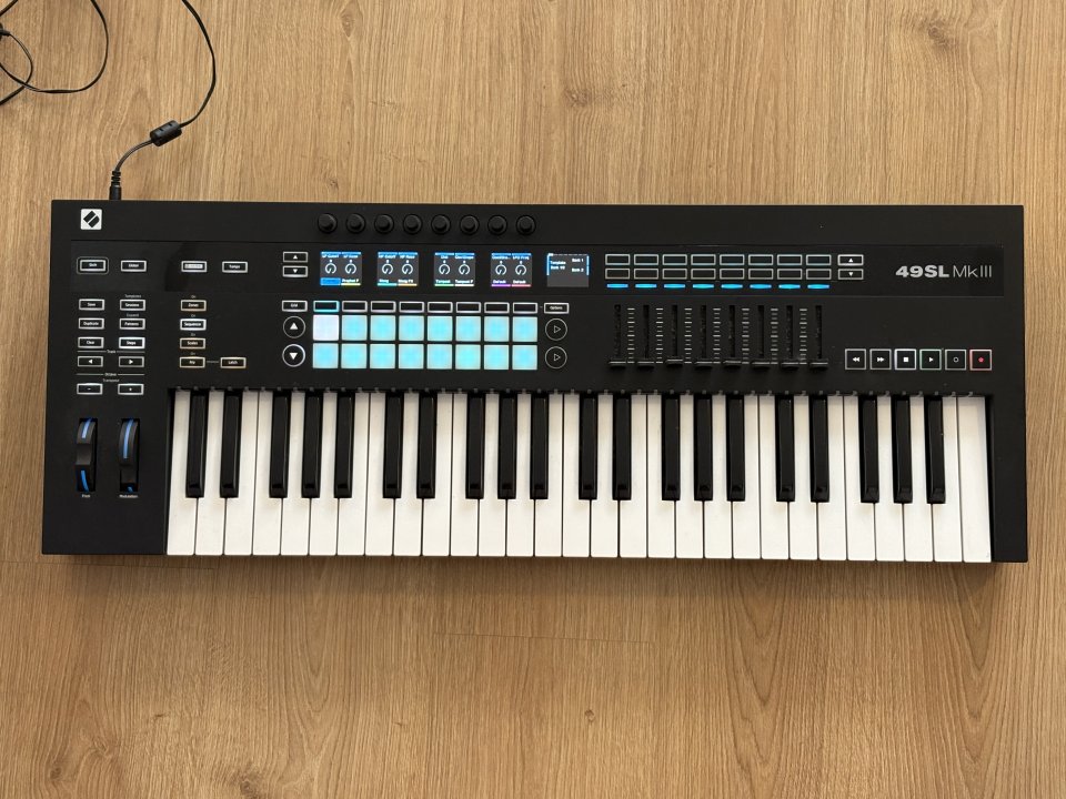 Teclado controlador Novation 49SL MK3