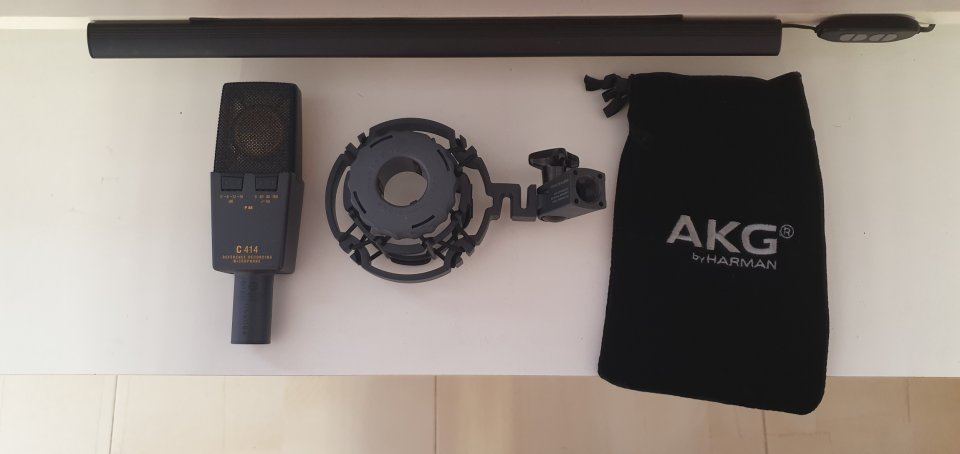 AKG 414 XLII "A ESTRENAR", jamás usado!