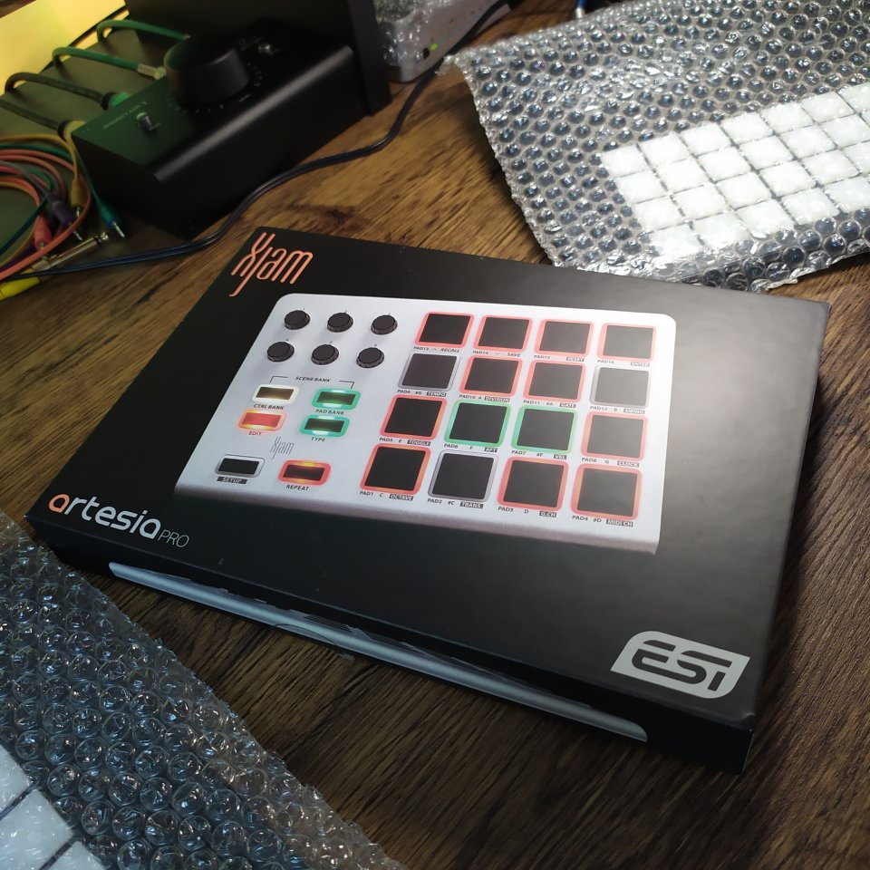 ESI Controlador MIDI de segunda mano · Foto 5 de 5 · Madrid · 70 €