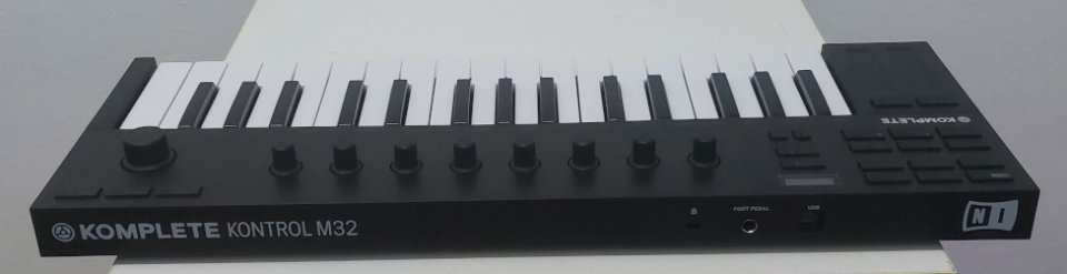 Native Instruments Komplete Kontrol M32 – Sin usar de segunda mano · Foto 2 de 3 · Barcelona · 60 €