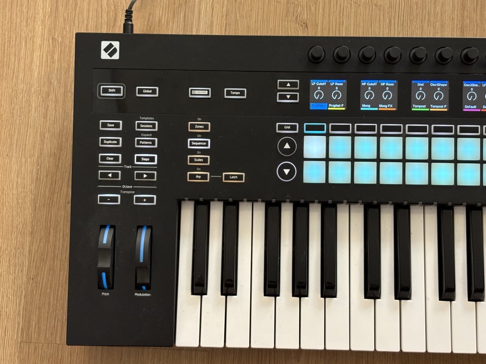 Teclado controlador Novation 49SL MK3