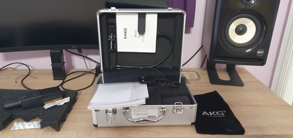 AKG 414 XLII "A ESTRENAR", jamás usado!