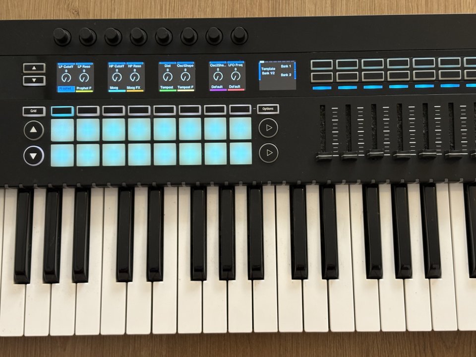 Teclado controlador Novation 49SL MK3