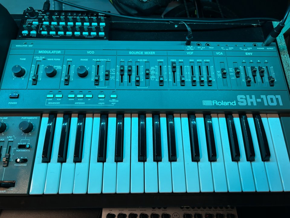 Vendo todos estos sintes muy baratos