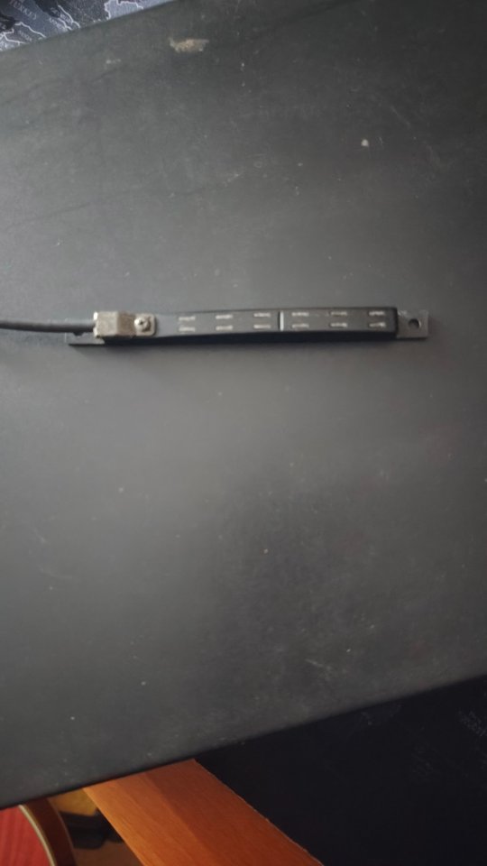 Roland GI-10 Interface MIDI y Pastilla Roland GK-2A