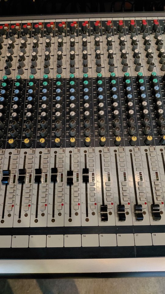 Soundcraft GB4 32 canales de segunda mano · Foto 3 de 3 · Madrid · 750 €