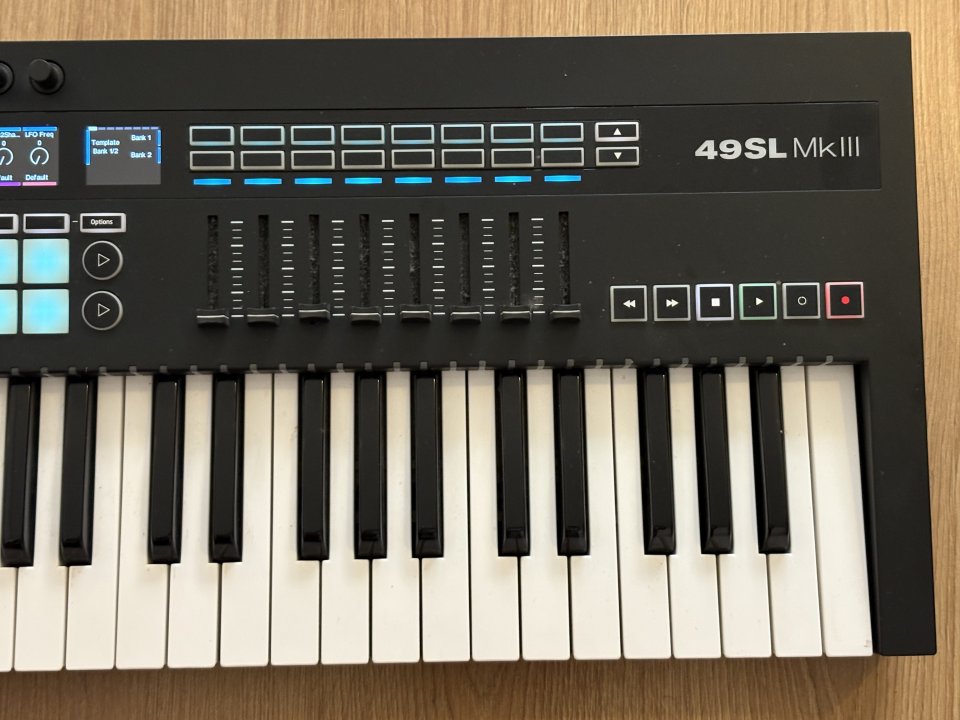 Teclado controlador Novation 49SL MK3