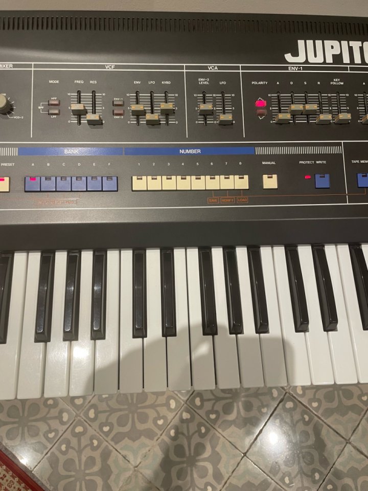 Roland Jupiter 6