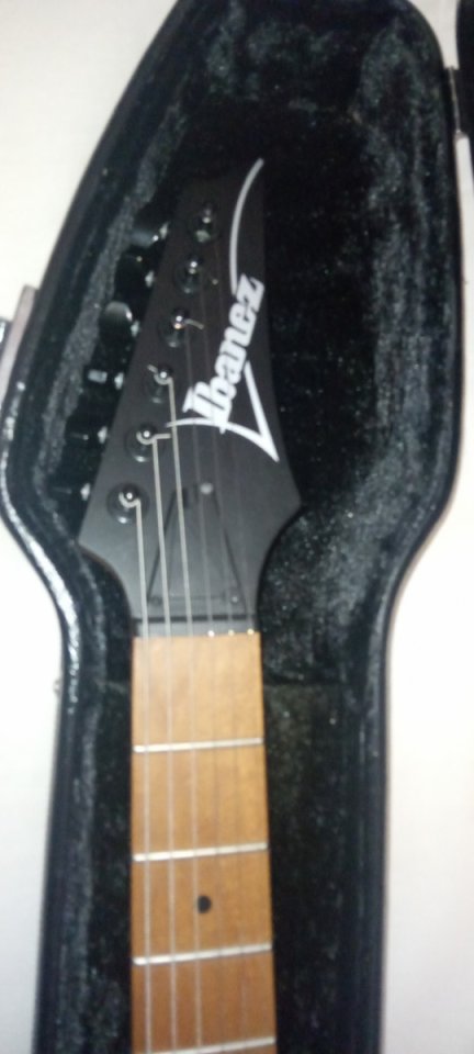 Ibanez RG421HigPerformanceAM-ABL (Dimarzios) de segunda mano · Foto 5 de 7 · Madrid · 500 €