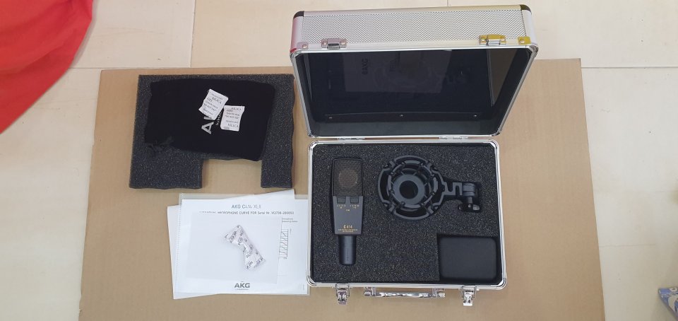 AKG 414 XLII "A ESTRENAR", jamás usado!