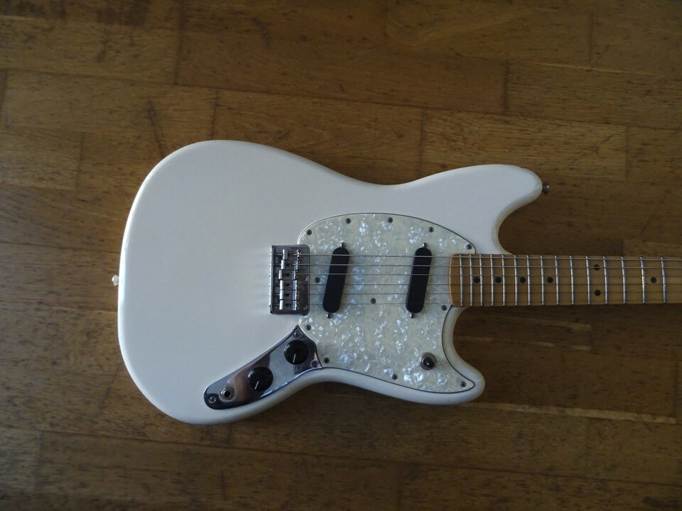 Fender Mustang Olympic White MN