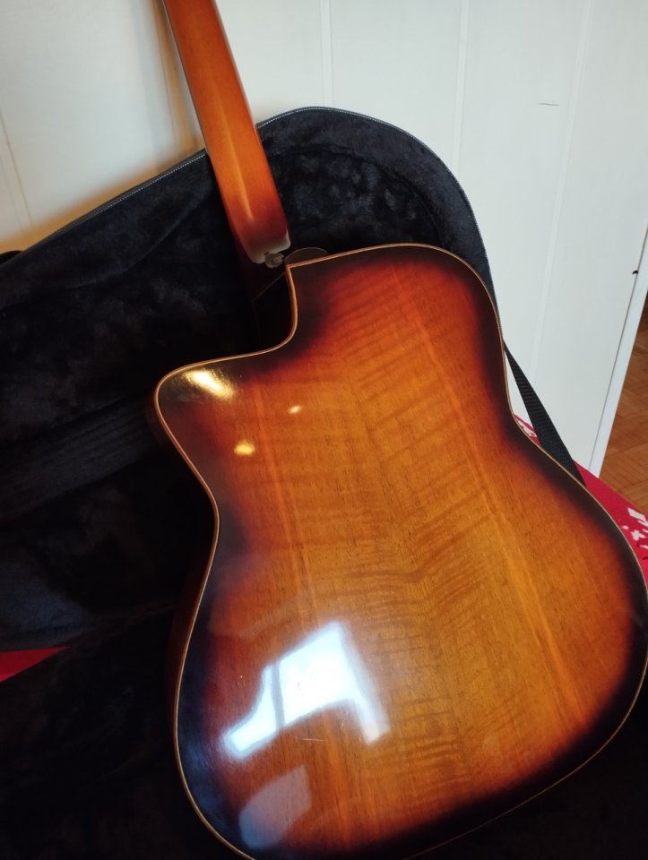 Guitarra Manouche de Gypsy Jazz Olivier Marin.