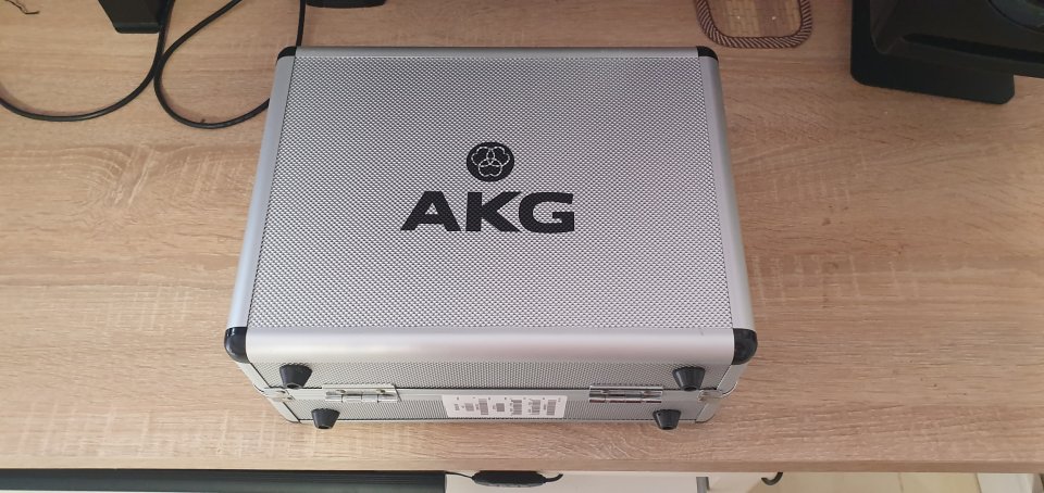 AKG 414 XLII "A ESTRENAR", jamás usado!