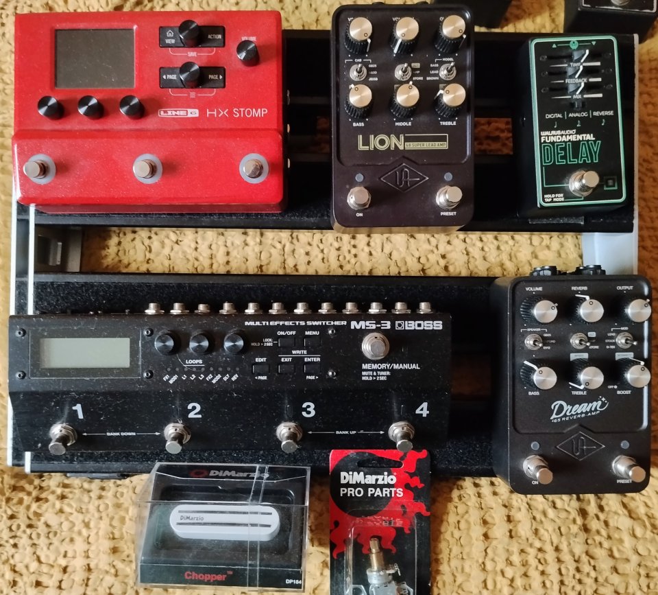VaRiaS gAnGaS : BOSS MS-3,Helix Stomp,XPND+stand,UAFX LION,Dream. de segunda mano · Foto 1 de 5 · Madrid · 1 €