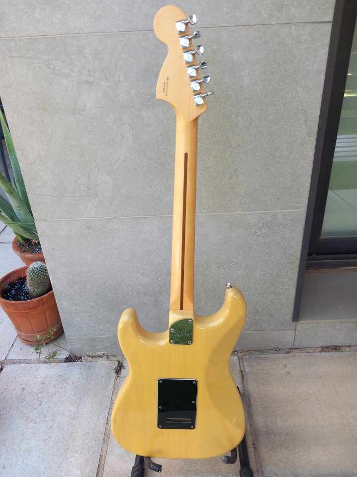 Fender de luxe stratocaster de segunda mano · Foto 5 de 9 · Zaragoza · 750 €