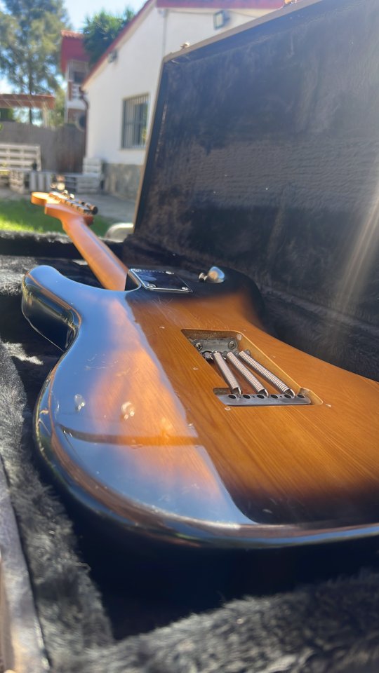 Fender JV 1982 de segunda mano · Foto 3 de 5 · Tarragona · 1900 €