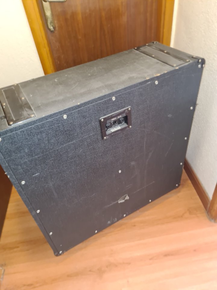 Cabezal Marshall VS100 + pantalla 1960A de segunda mano · Foto 3 de 4 · Madrid · 450 €