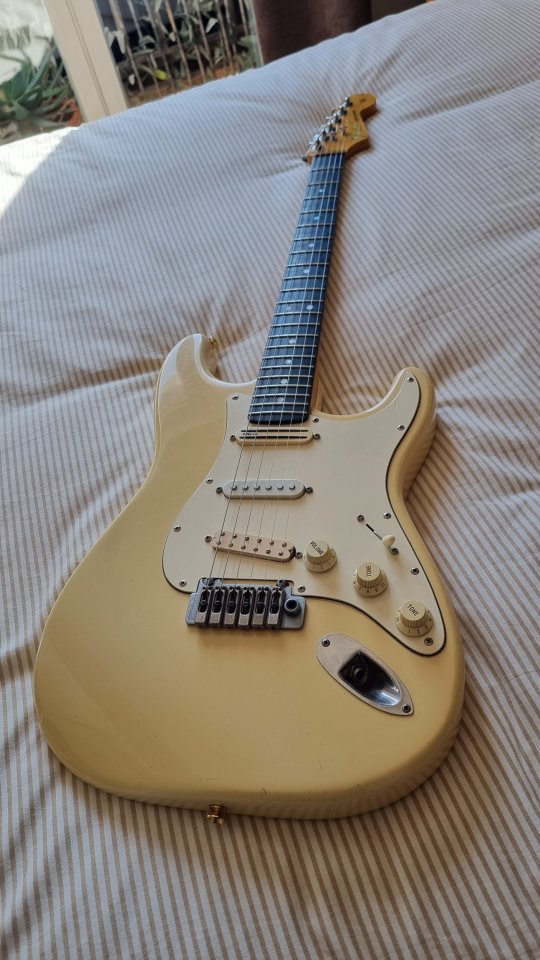 Vendo Fender Stratocaster Made in USA