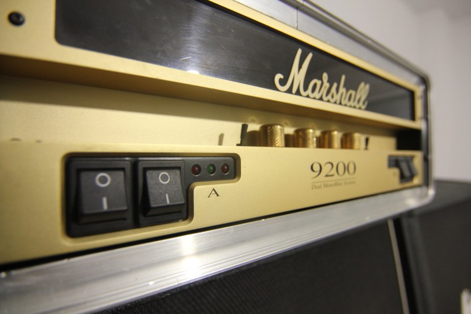 4 pantallas MARSHALL + Etapa MARSHALL 9200