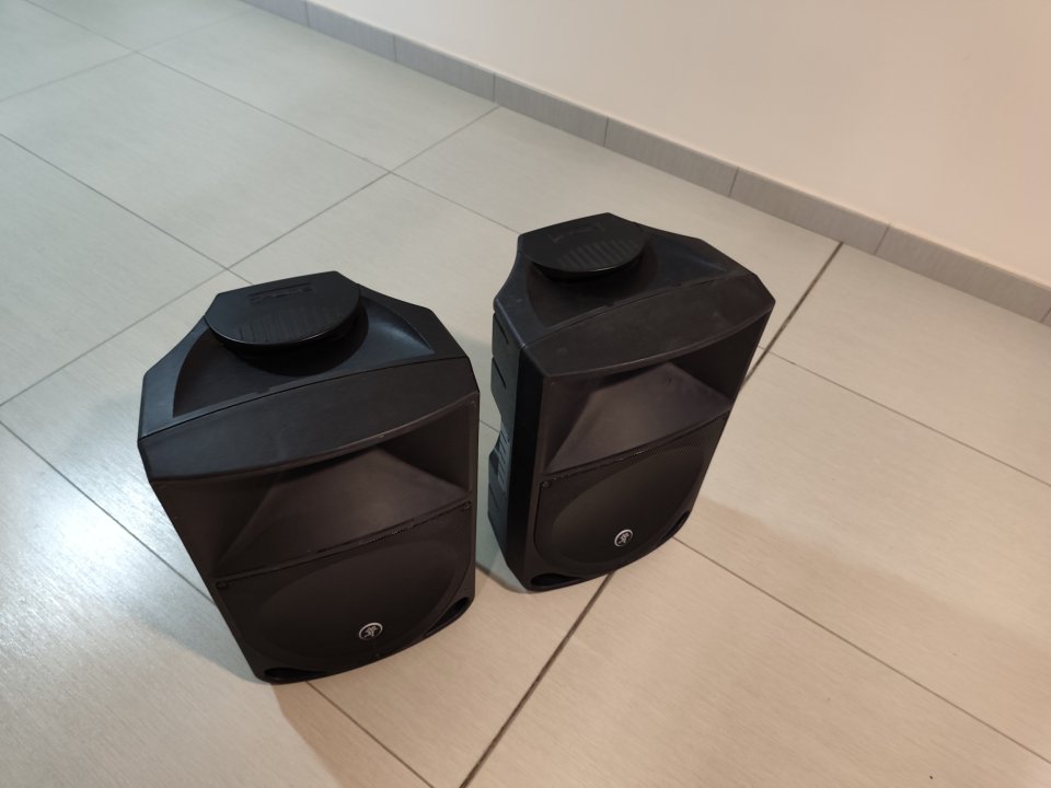 Altavoces Mackie Thump 12 de segunda mano · Foto 2 de 6 · Sevilla · 450 €