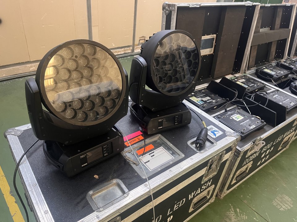 ROBE Robin 600 LED WASH de segunda mano · Foto 1 de 6 · Burgos · 20000 €