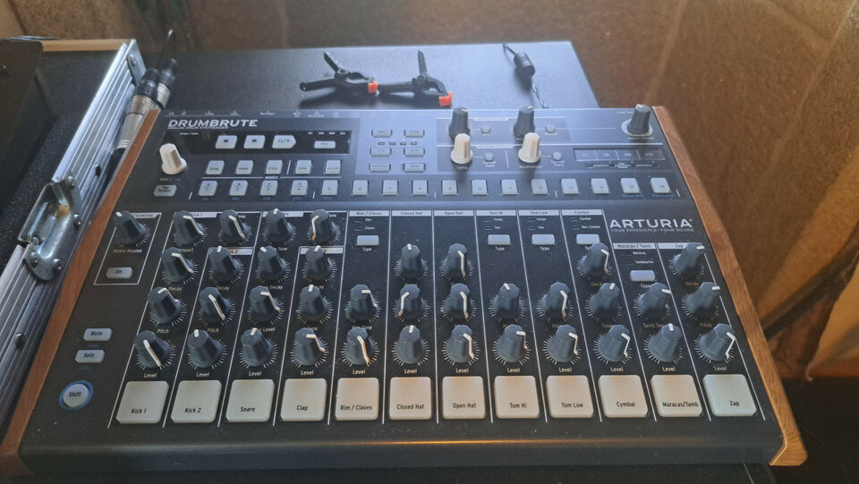 Arturia Drmbrute 2020. Nueva. Vendo o cambio.