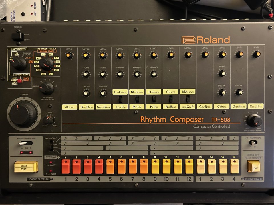 Vendo todos estos sintes muy baratos