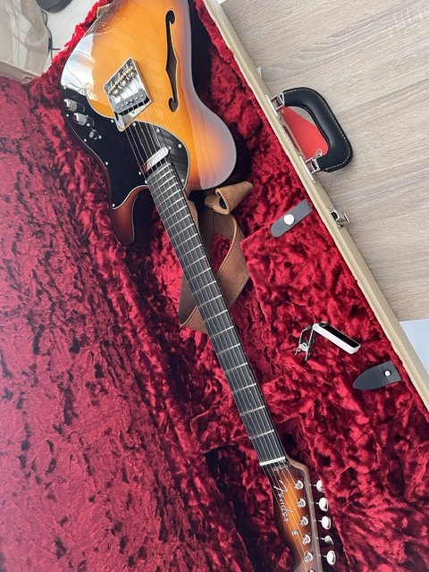 Fender Telecaster thinline "Suona" de segunda mano · Foto 6 de 9 · Málaga · 2500 €