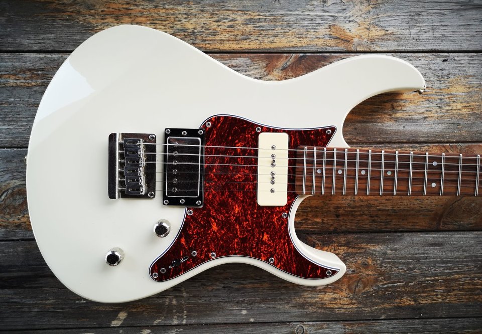 Yamaha Pacifica 311H Vintage White de segunda mano · Foto 1 de 8 · Huelva · 250 €