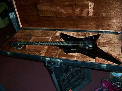 Ibanez Destroyer DT350 BK de 1985 con pastillas EMG