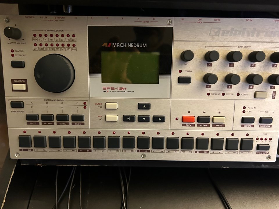 Vendo todos estos sintes muy baratos