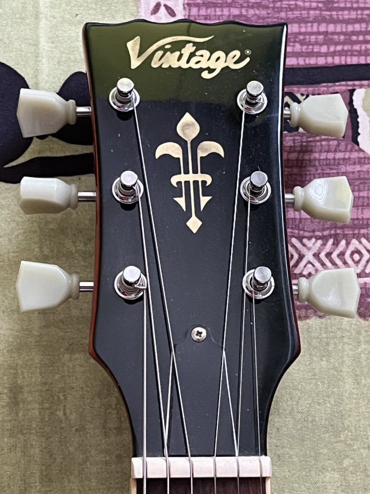 Vintage V100 Les Paul Flame Cherry Sunburst con estuche