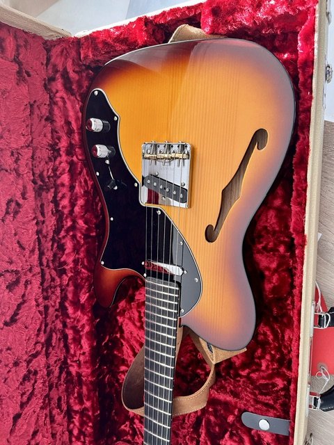 Fender Telecaster thinline "Suona" de segunda mano · Foto 7 de 9 · Málaga · 2500 €