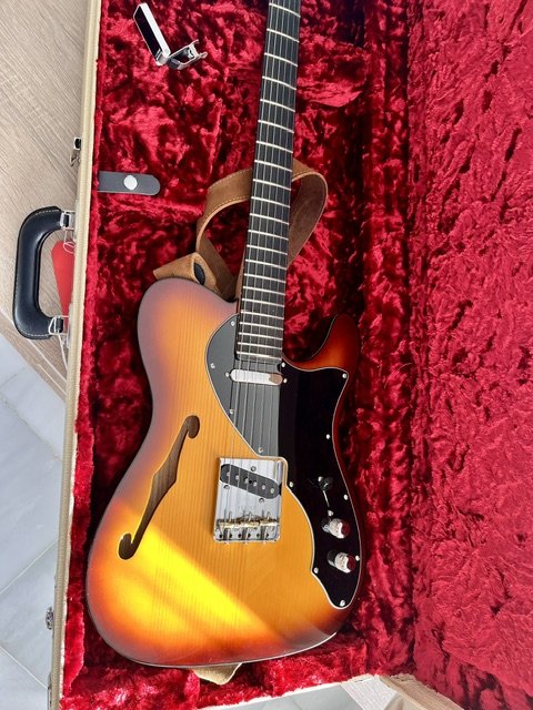 Fender Telecaster thinline "Suona" de segunda mano · Foto 8 de 9 · Málaga · 2500 €