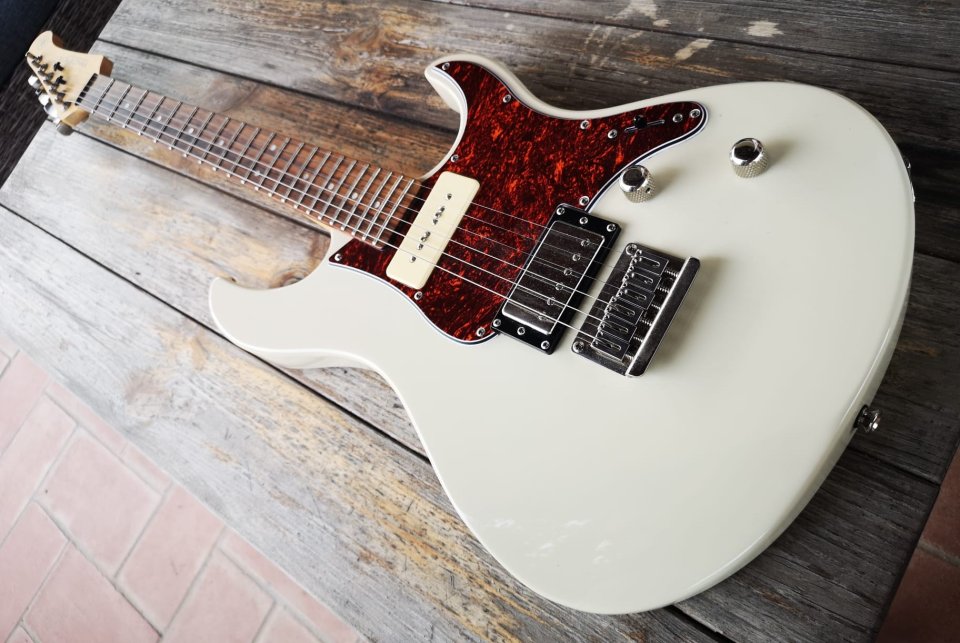 Yamaha Pacifica 311H Vintage White de segunda mano · Foto 3 de 8 · Huelva · 250 €