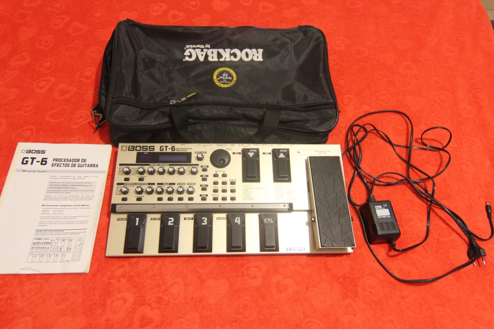 BOSS GT-6 + Bolsa ROCKBAG